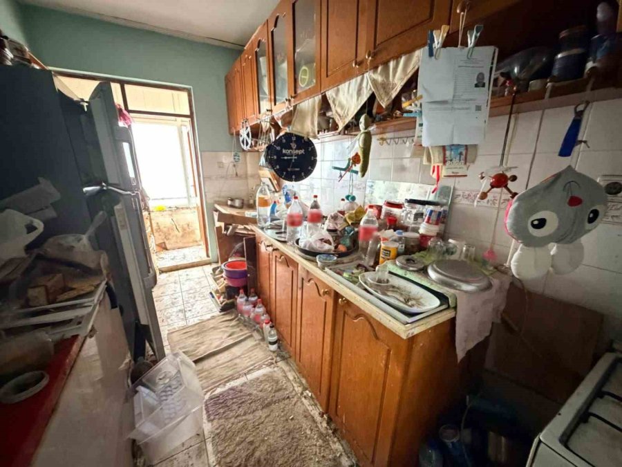Kepez’de Çöp Ev Operasyonu
