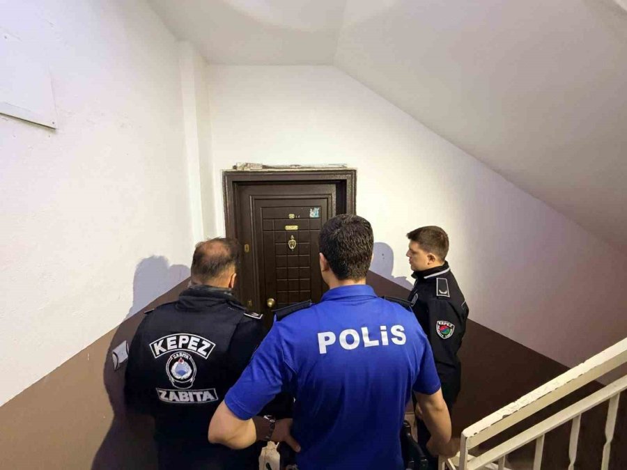 Kepez’de Çöp Ev Operasyonu