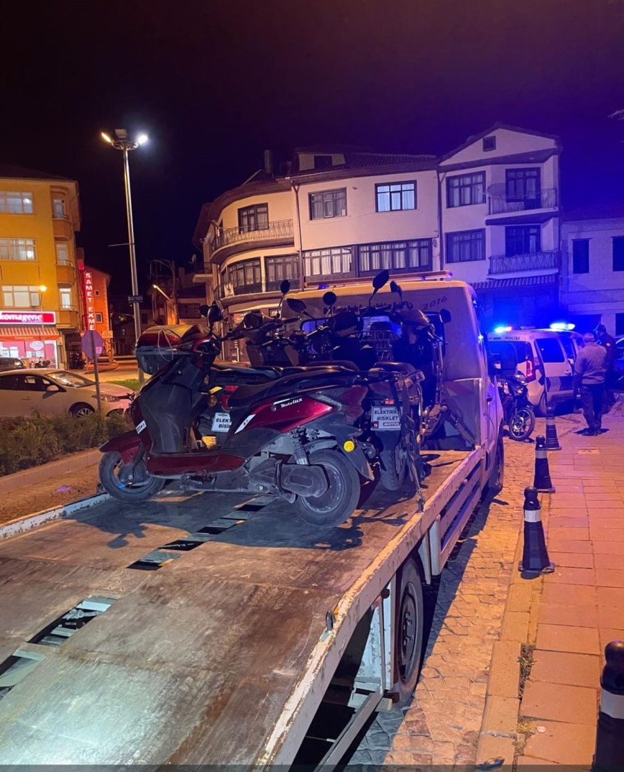 Akşehir’de Motosikletlere Sıkı Denetim