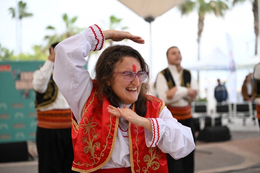 Mersin’de Engeller Sanat Ve Müzikle Aşıldı