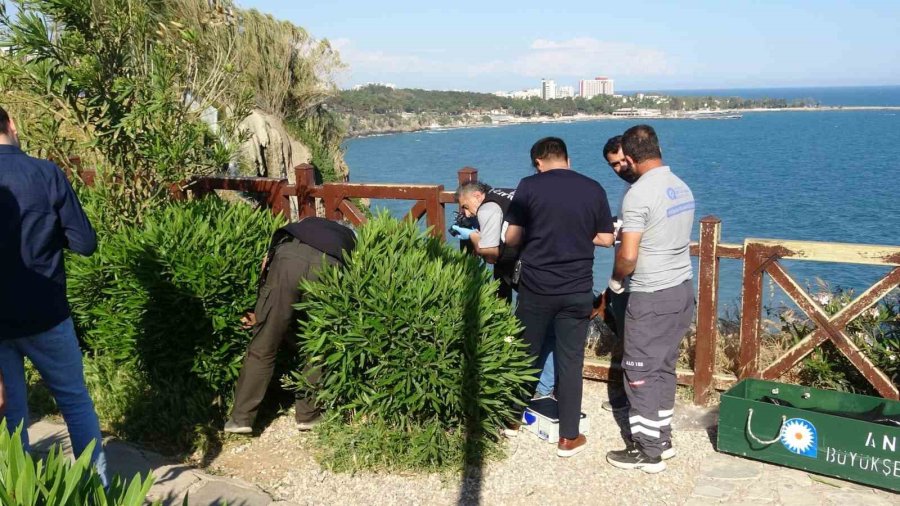 Antalya’da 40 Metrelik Falezlerden Düşen Şahıs Hayatını Kaybetti