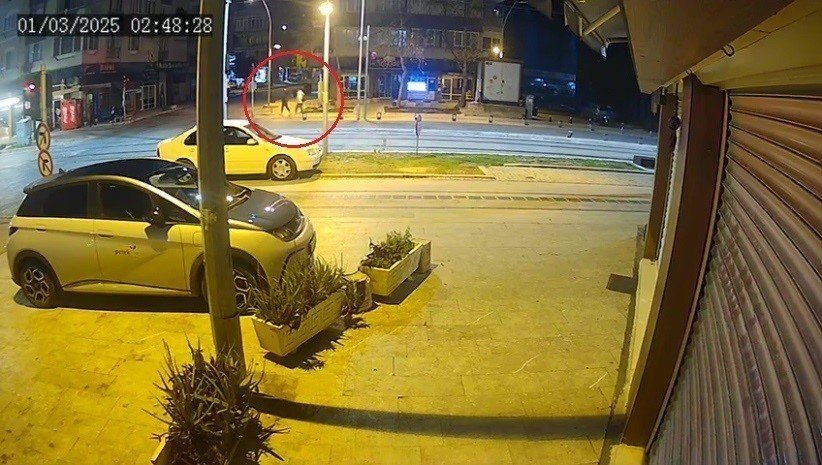 Duruşmaya Oğlunun Portresiyle Gelen Anne: "ne Olur Bir An Önce Ceza Verin De Buralara Gelmeyeyim"