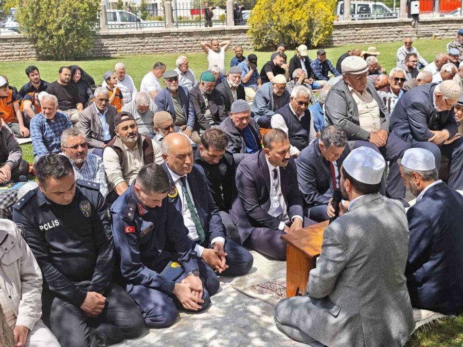Aksaray’da Yoğun Yağış Nedeniyle Şükür Duası Yapıldı