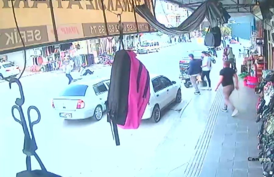 Serik’te İki Motosiklet Çarpıştı: 3 Yaralı