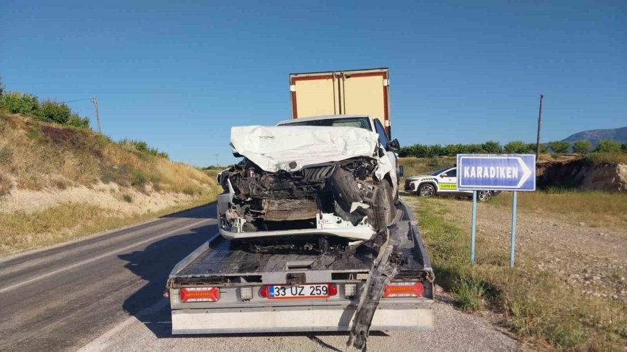 Otomobil İle Tır Kafa Kafaya Çarpıştı: Anne Ve Kızı Öldü, Baba Ağır Yaralandı