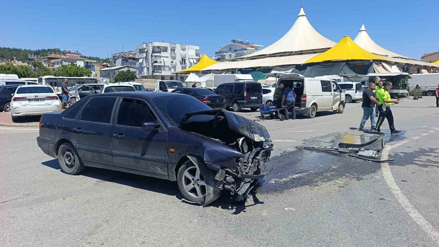 Manavgat’ta Aşırı Hız Kaza Yaptırdı: 2 Yaralı