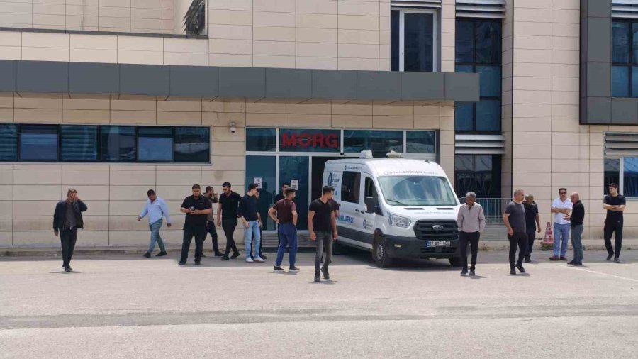Selektör Yapma Nedeniyle Çıkan Tartışmada Öldürülen 3 Kişinin Cenazeleri Teslim Alındı