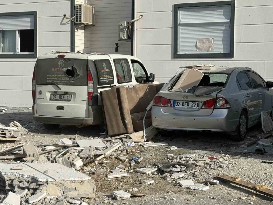 Evde Patlayan Tüp Binayı Harabeye Çevirdi: 1 Yaralı