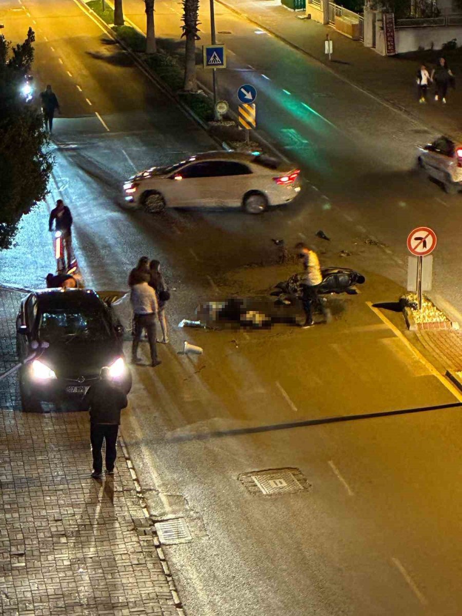 Manavgat’ta Otomobil İle Motosiklet Çarpıştı: 2 Yaralı