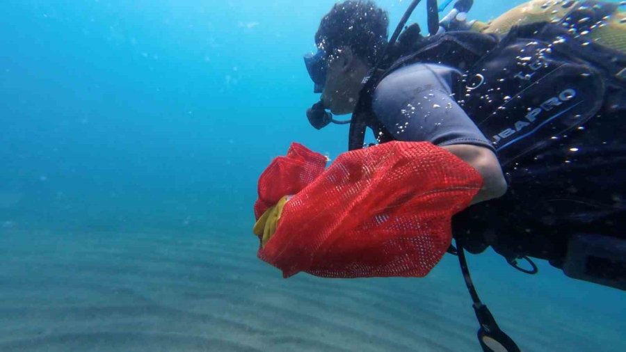 Antalya’da 4 Etaptan Oluşan Deniz Dibi Temizliğinde Yaklaşık 20 Ton Atık Çıkartıldı