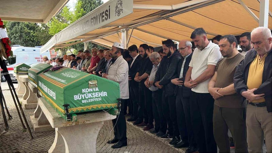 Konya’da Oğulları Tarafından Öldürülen Çift, Son Yolculuğuna Uğurlandı