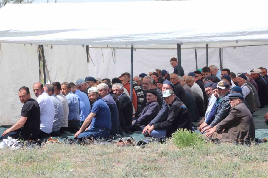 Kuraklıkla Anılan Karapınar’da Yağışlar İçin Şükür Duası