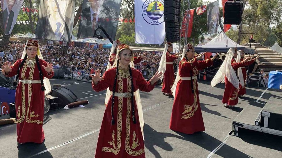 33. Geleneksel Türkmen Şöleni’ne Binlerce Kişi Katıldı