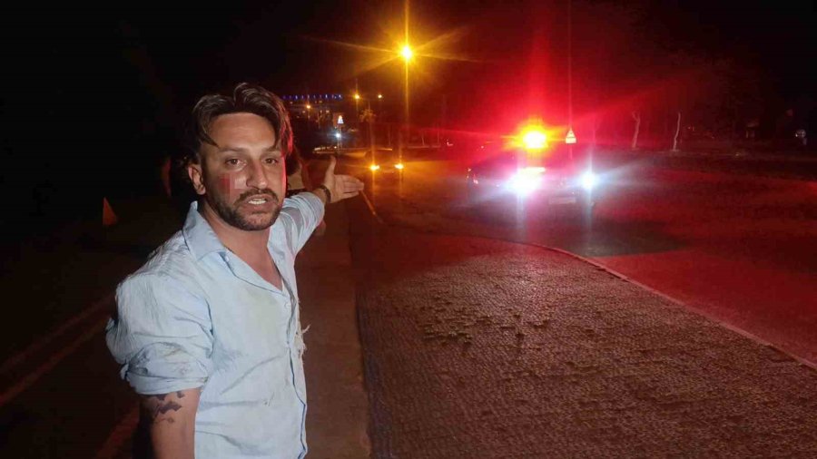 Motosikletiyle Karanlıkta Kaldırıma Çarptı: 1 Yaralı