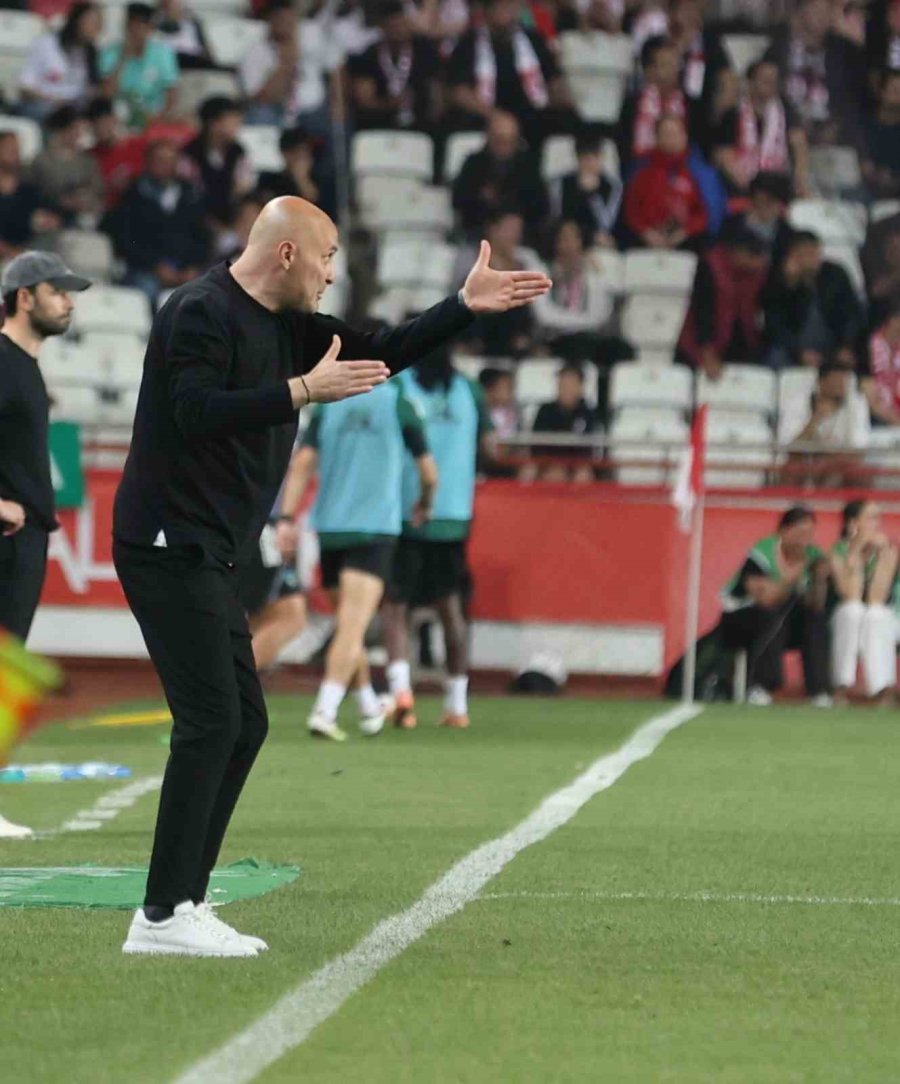 Trendyol Süper Lig: Antalyaspor: 0 - Kocaelispor: 0 (ilk Yarı)