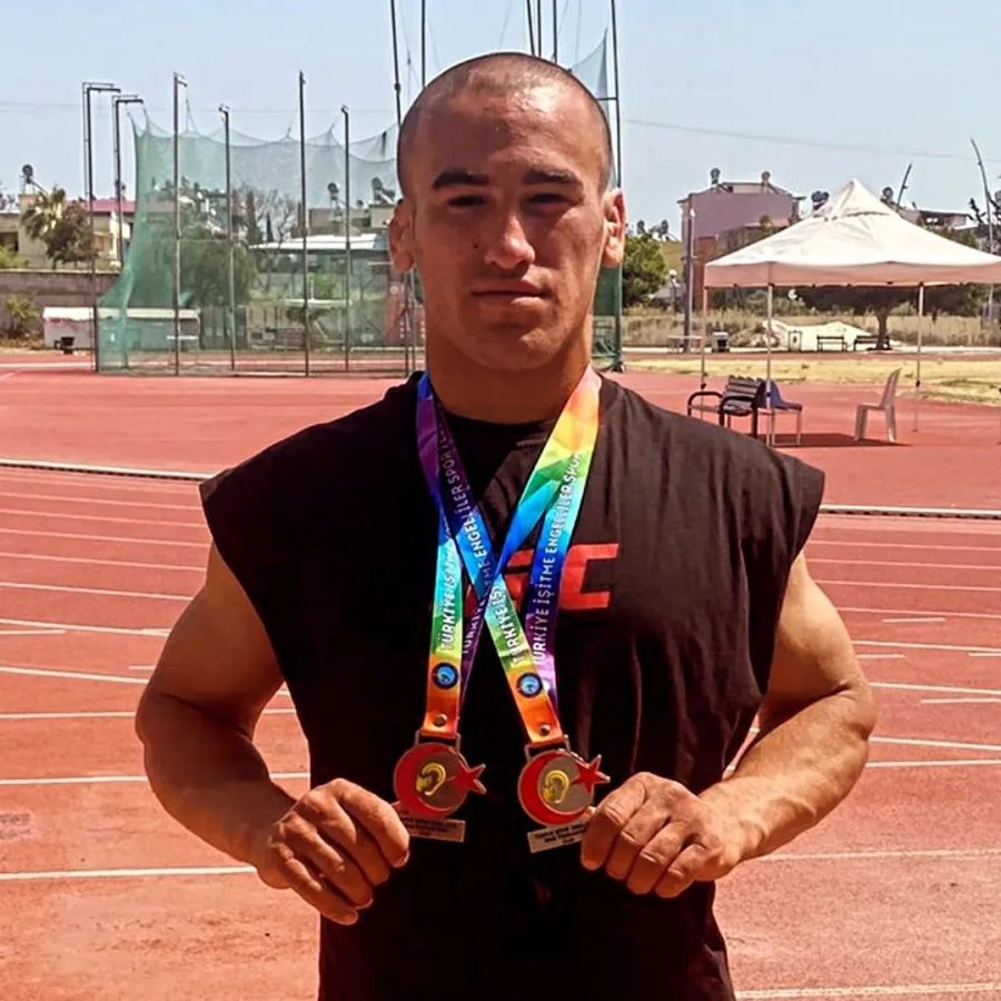 Evden İşe Giderken Yürüdüğü 12 Kilometrelik Yolla Atletizme Merak Sardı