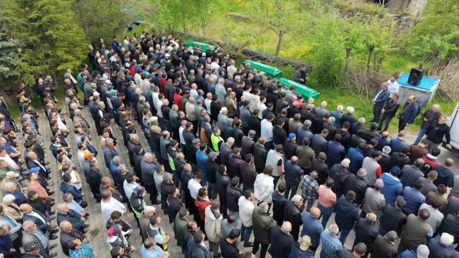 Su Kuyusundaki Temizlik Faciasında Ölen 3 Kişi Son Yolculuğuna Uğurlandı