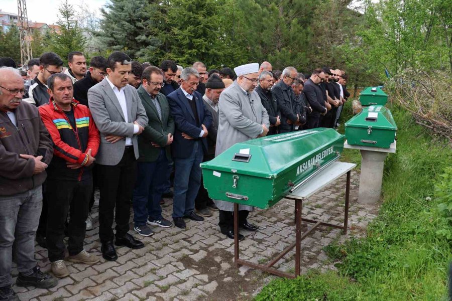 Su Kuyusundaki Temizlik Faciasında Ölen 3 Kişi Son Yolculuğuna Uğurlandı
