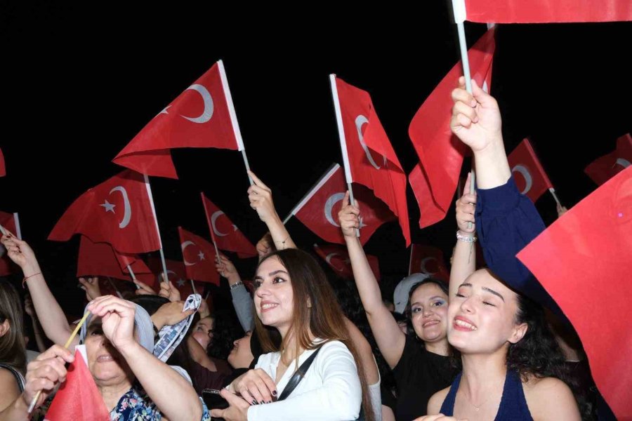 Kepez’de 19 Mayıs Coşkusu Gençfest İle Yaşandı
