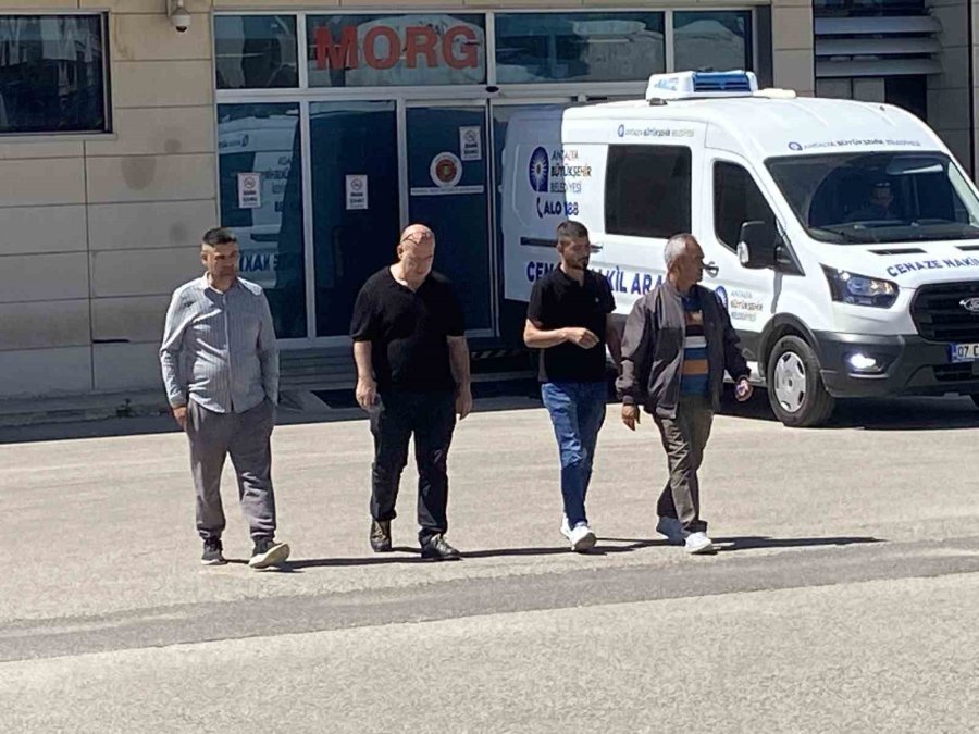 Tırın Altında Kalarak Hayatını Kaybeden Genç Motosikletlinin Cenazesi Yakınları Tarafından Teslim Alındı