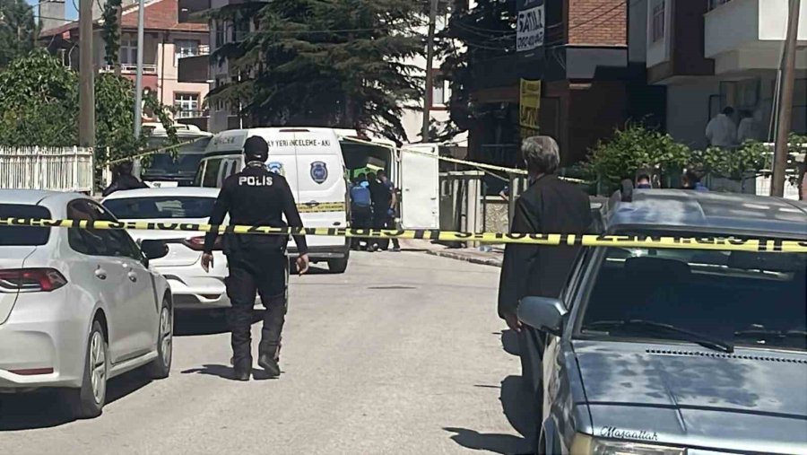 Konya’da Anne Ve Babasını Öldüren Zanlı Tutuklandı