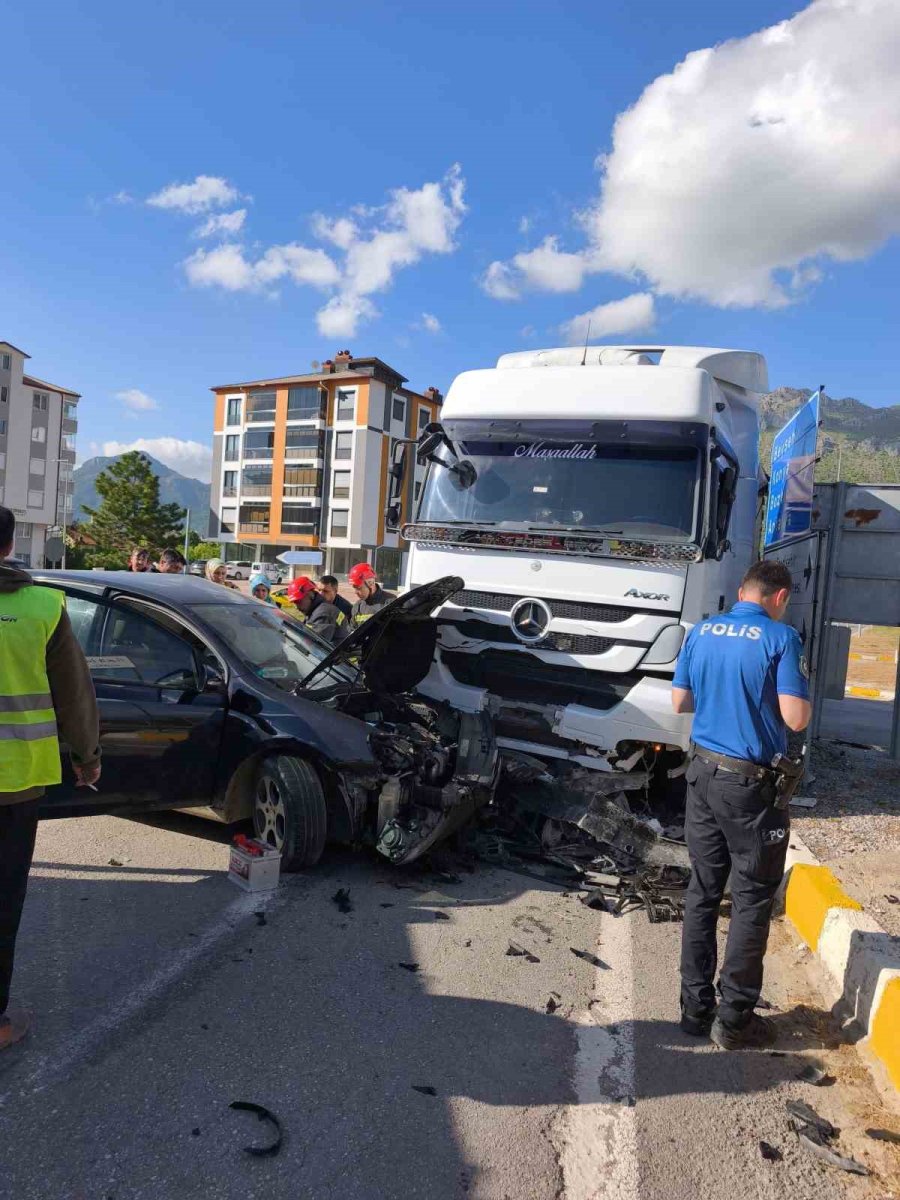 Seydişehir’de Tır İle Otomobil Çarpıştı: 1 Yaralı