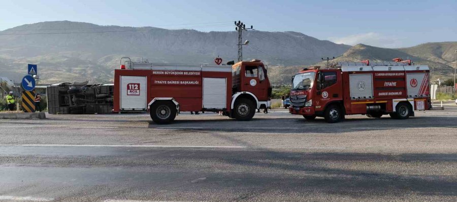 Mersin’de Öğrenci Servisi Devrildi: 17 Yaralı