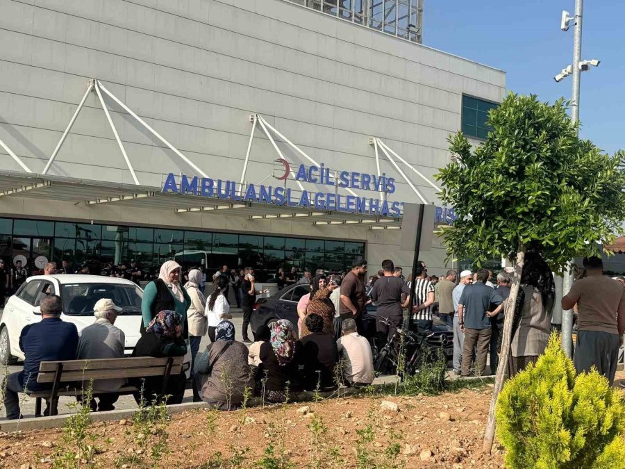 Silahlı Saldırgan 4 Kişiyi Öldürdü, 8 Kişiyi De Yaraladı
