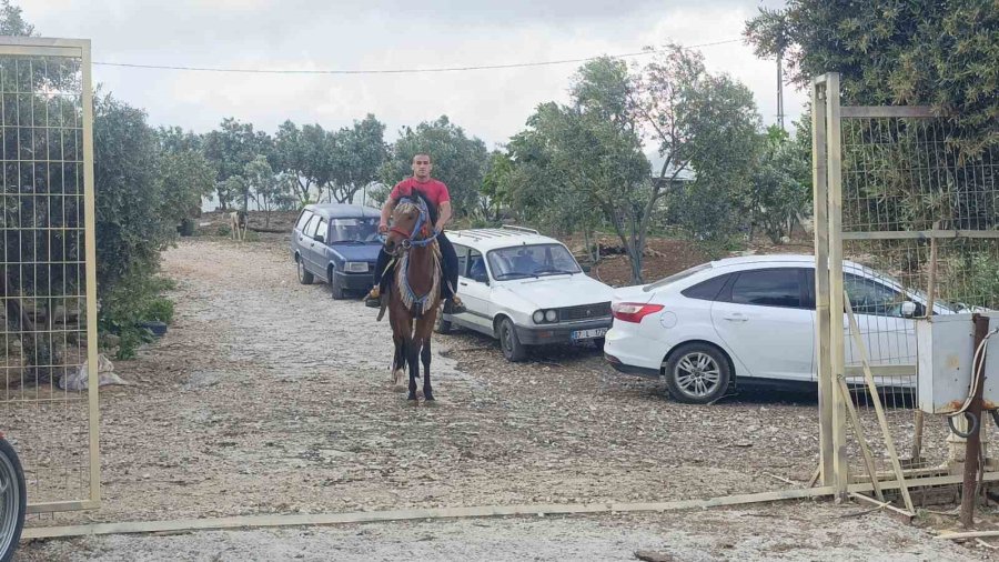 Evden İşe Giderken Yürüdüğü 12 Kilometrelik Yolla Atletizme Merak Sardı
