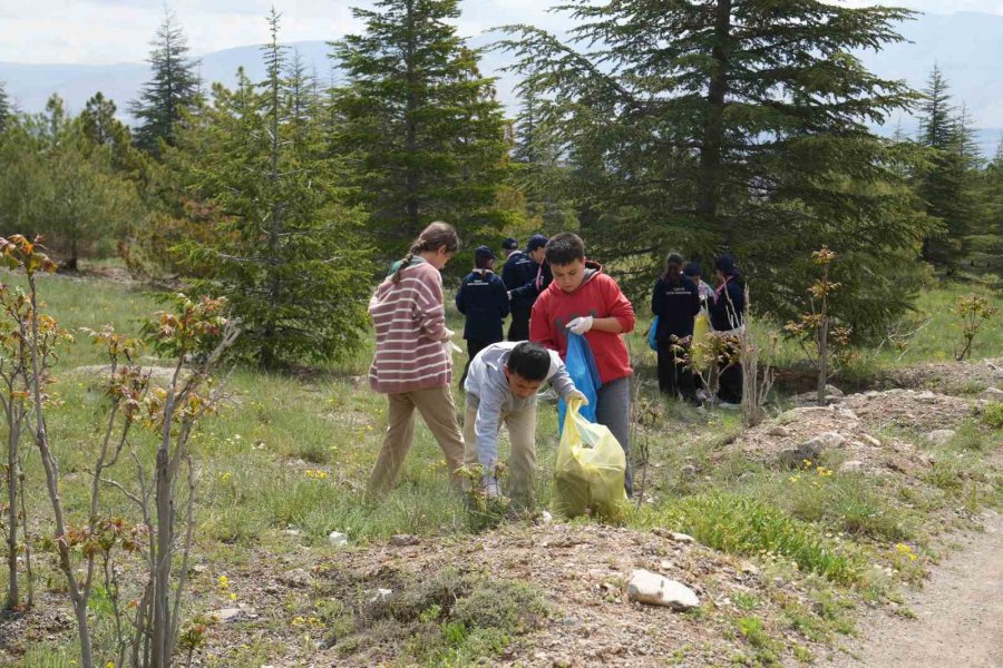 Niğde’de ’ormanı Sev, Yeşili Koru’ Mesajı İle Sahaya Çıkıldı