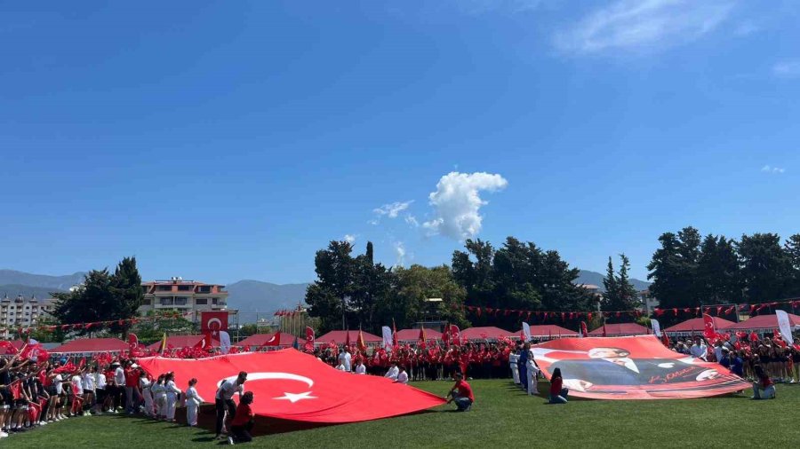 Alanya’da Yabancı Vatandaşlar Da Bayram Kutlamalarına Katıldı