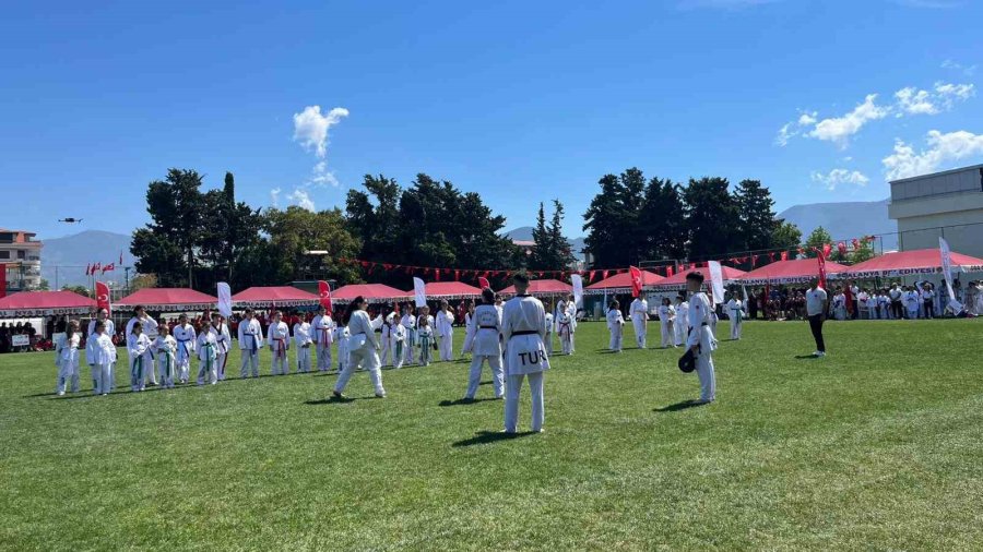 Alanya’da Yabancı Vatandaşlar Da Bayram Kutlamalarına Katıldı