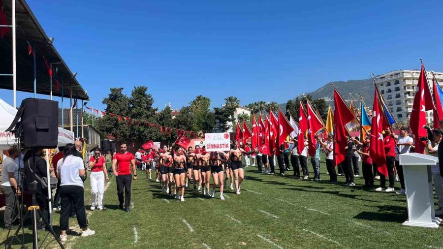 Alanya’da Yabancı Vatandaşlar Da Bayram Kutlamalarına Katıldı