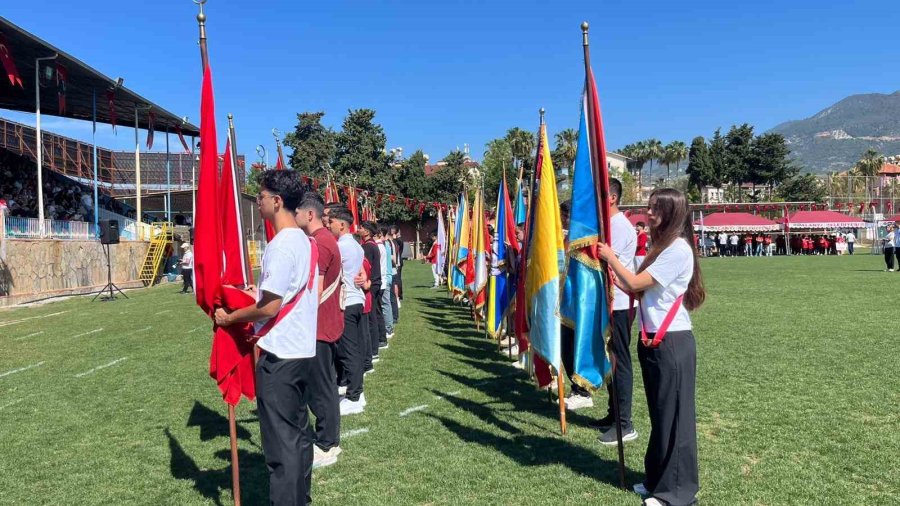 Alanya’da Yabancı Vatandaşlar Da Bayram Kutlamalarına Katıldı