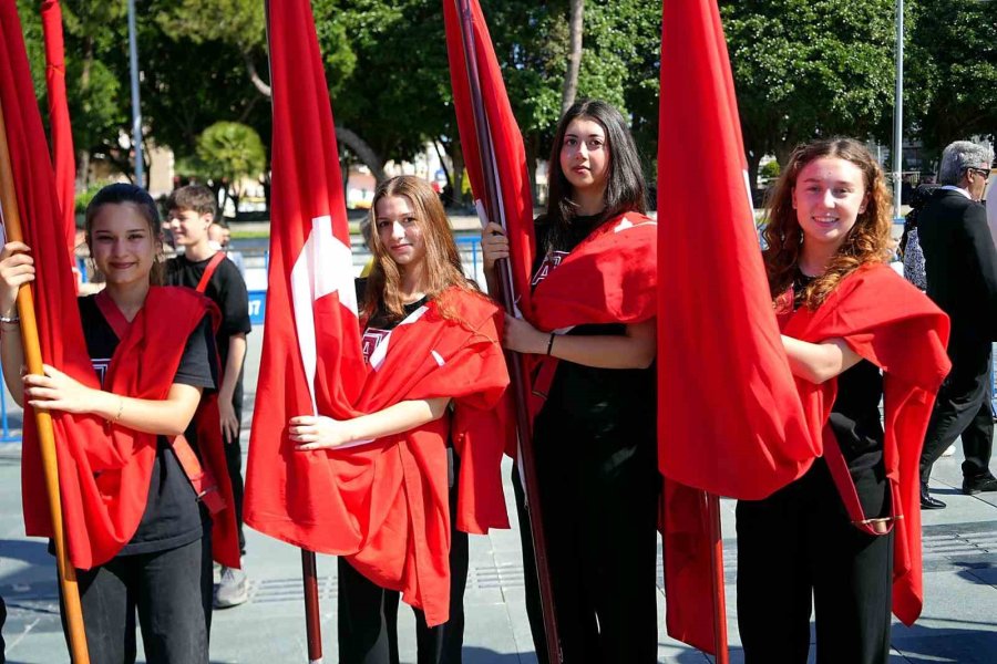 Antalya’da 19 Mayıs Coşkusu Çelenk Töreniyle Başladı