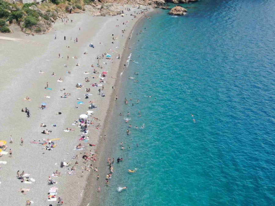 Dünyaca Ünlü Sahil 19 Mayıs’ta Doldu Taştı
