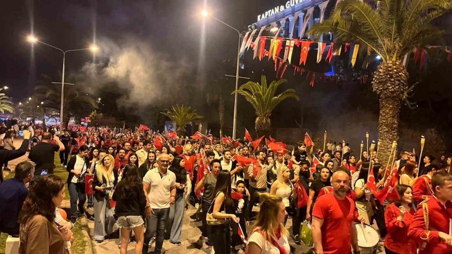 Alanya’da Fener Alayı Ve Ceza Konseriyle 19 Mayıs Kutlaması
