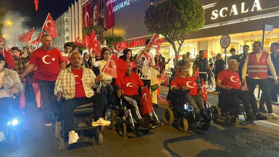 Alanya’da Fener Alayı Ve Ceza Konseriyle 19 Mayıs Kutlaması