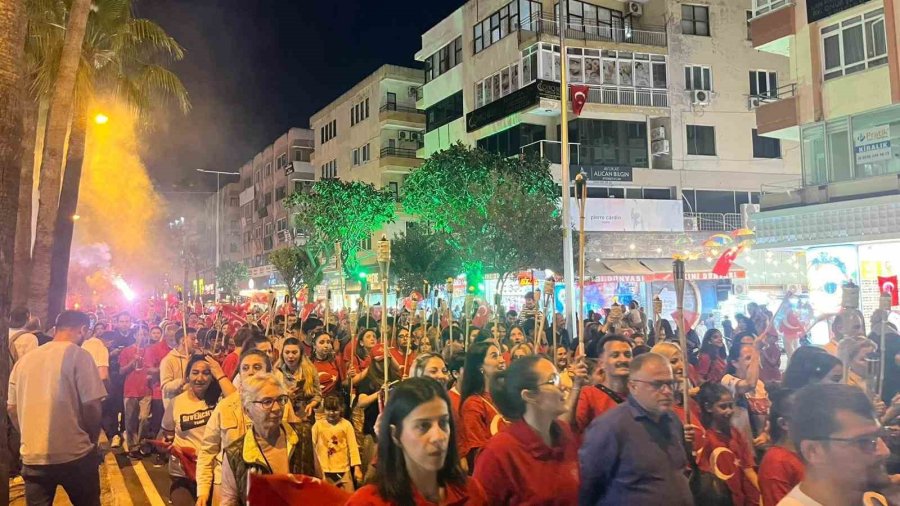 Alanya’da Fener Alayı Ve Ceza Konseriyle 19 Mayıs Kutlaması
