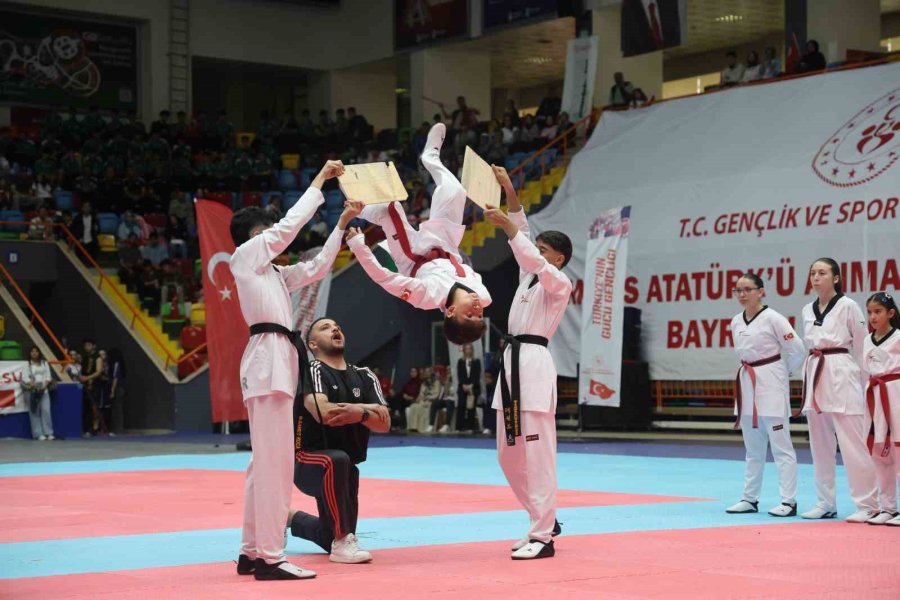 Konya’da 19 Mayıs Atatürk’ü Anma Gençlik Ve Spor Bayramı Kutlandı