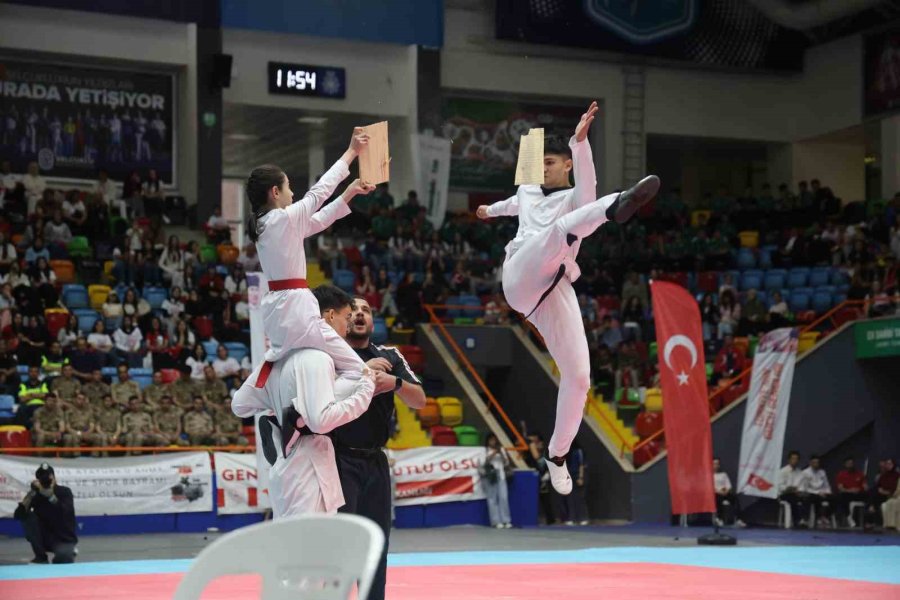 Konya’da 19 Mayıs Atatürk’ü Anma Gençlik Ve Spor Bayramı Kutlandı