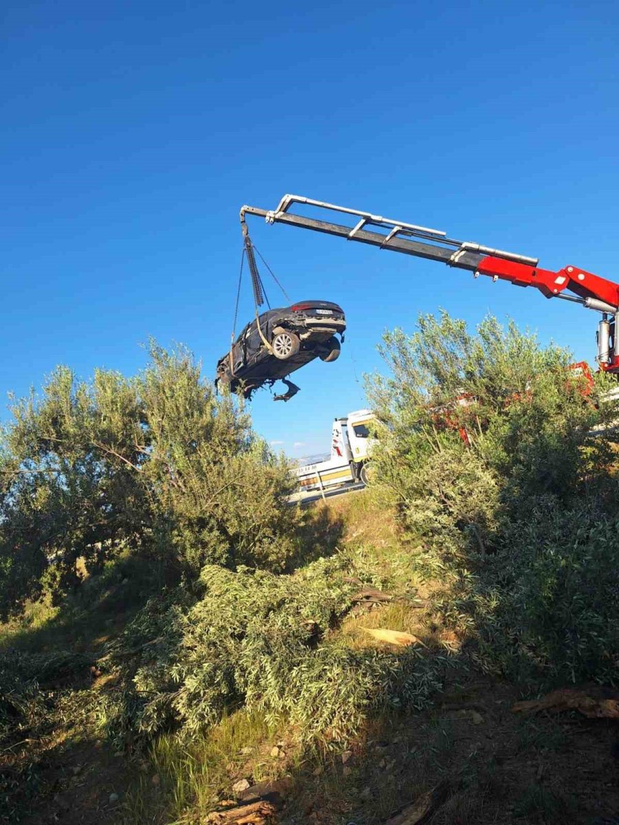 Hurdaya Dönen Araçtan Yaralı Kurtuldu
