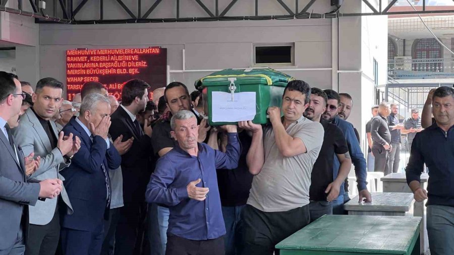 Mersin’deki Vahşette Hayatını Kaybedenlerin Cenaze Namazı Kılındı