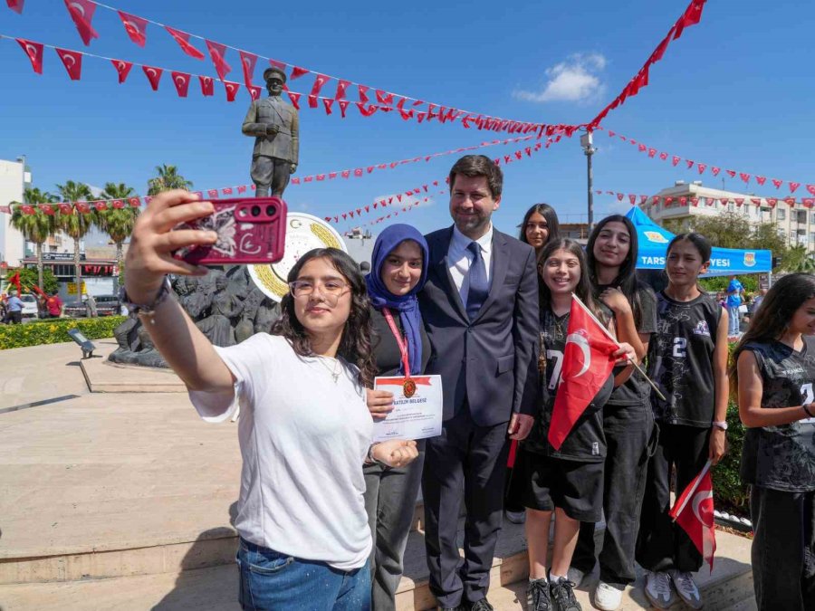 Tarsus’ta 19 Mayıs Coşkusu, Genç Sporcular Ödüllendirildi