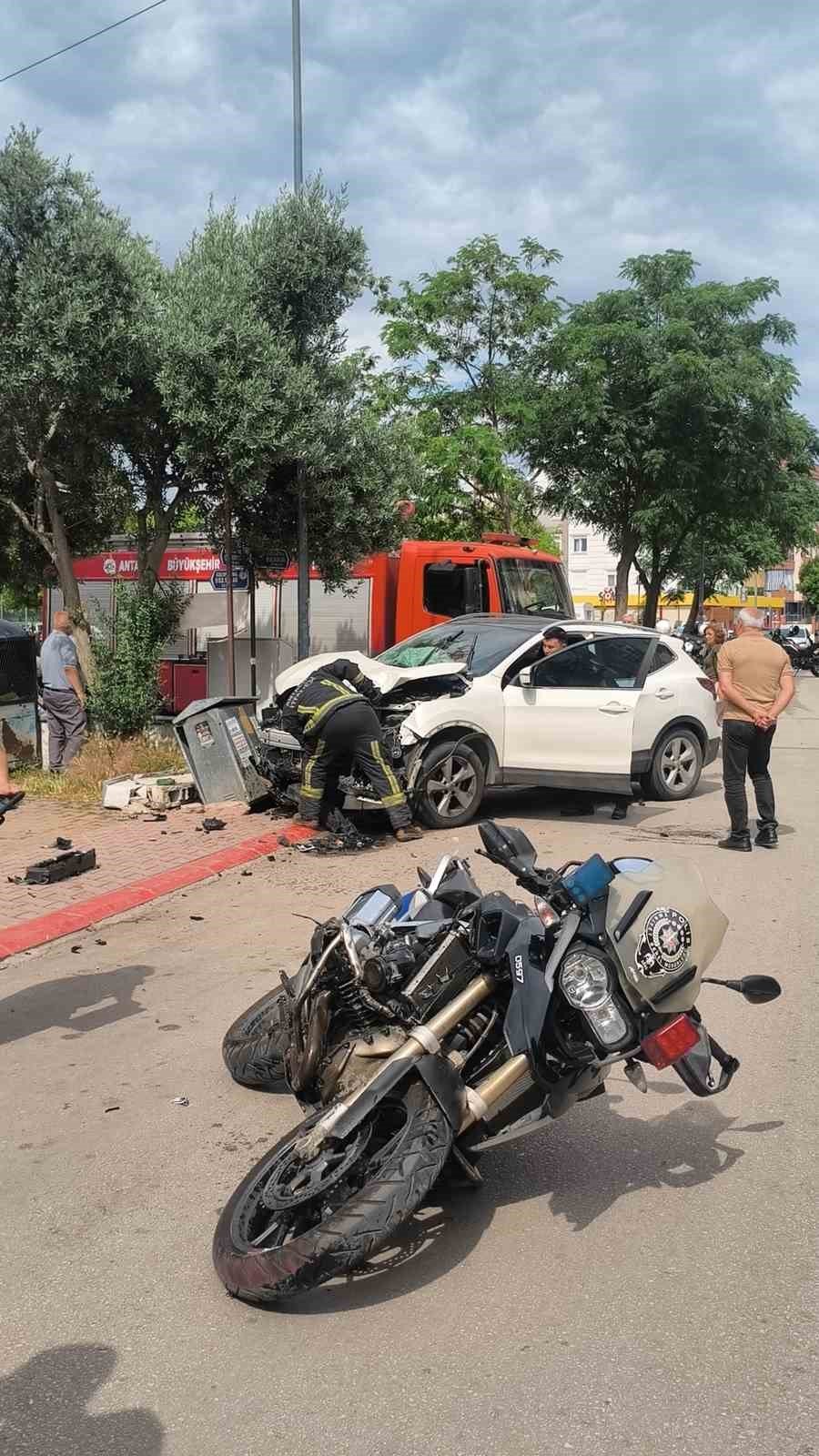 Antalya’da Yunus Timleri Kaza Yaptı: 2 Polis Yaralı