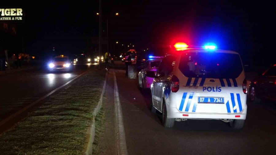 Virajı Alamayan Motosiklet Refüje Çarptı: 18 Yaşındaki Genç Hayatını Kaybetti