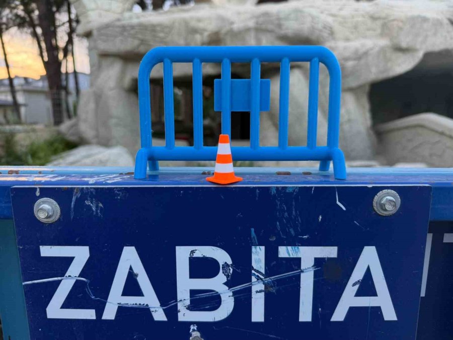 Zabıta Damada Mesai Arkadaşlarından "bariyerli" Koruma Kalkanı