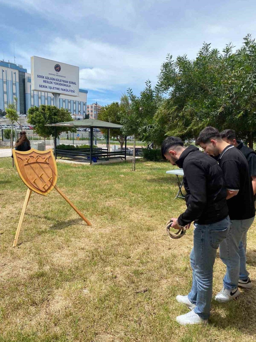 Akdeniz Üniversitesi’nde Gençlerden Dijital Detoks Hareketi: "telefonunu Bırak, Hayata Bağlan"