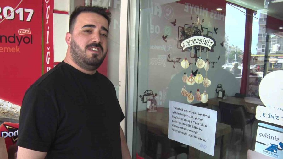 "psikolojim Bozuk" Deyip Dükkanı Açmadı, Cama Astığı Yazıyla Dikkat Çekti