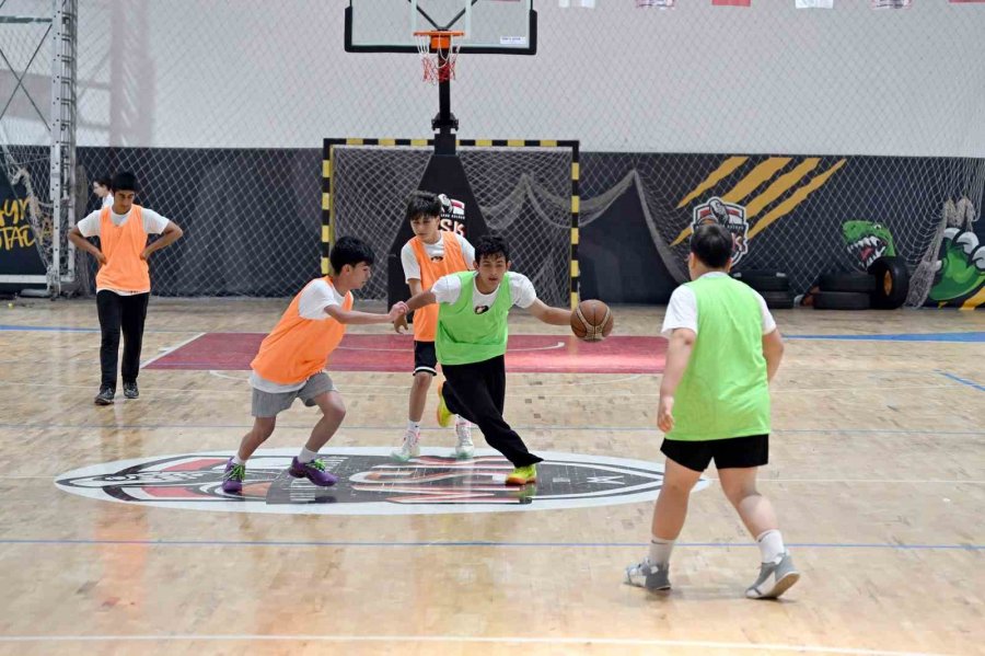 Mersin’de 19 Mayıs Coşkusu Spor Turnuvalarıyla Taçlandı